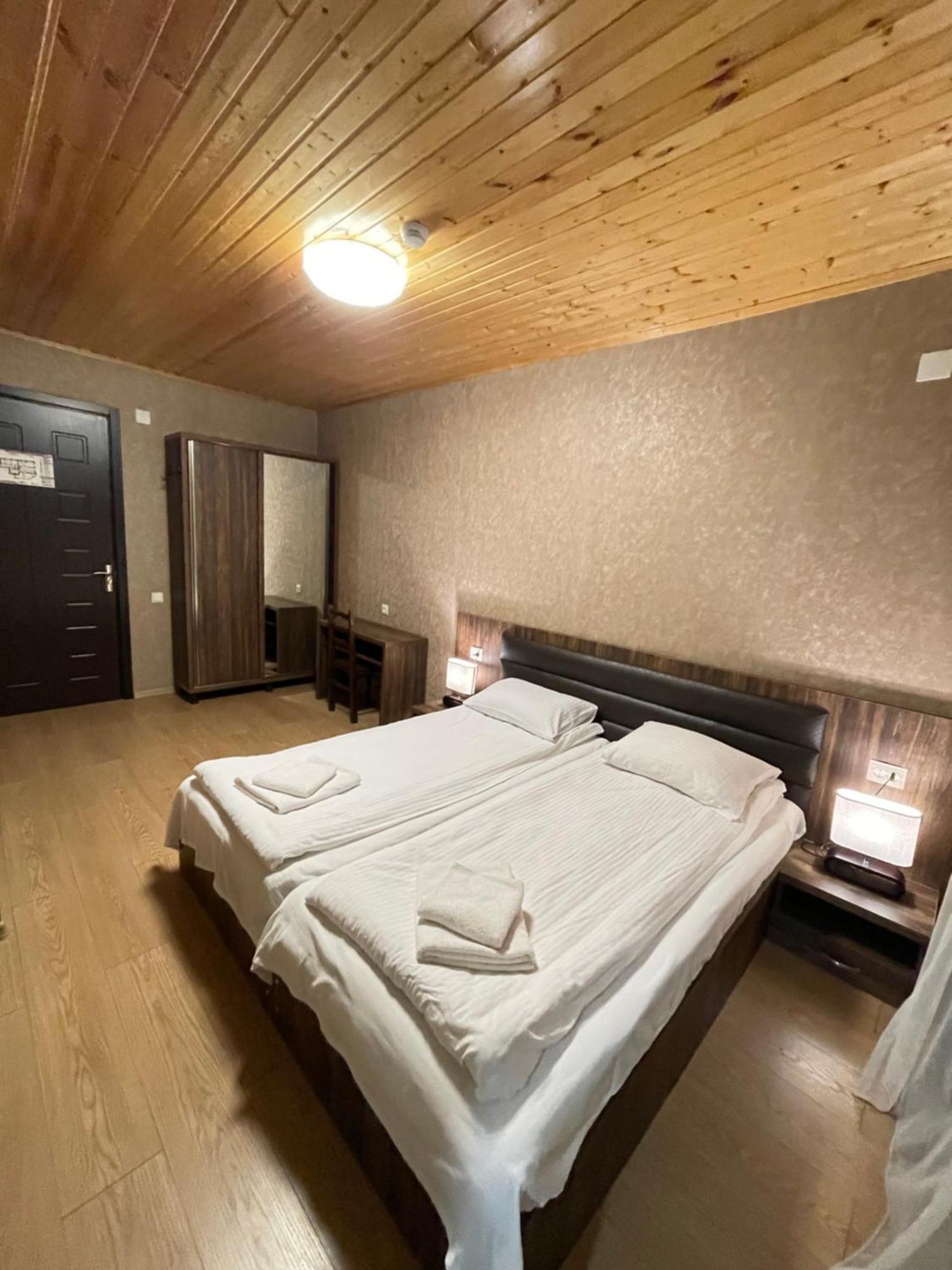 Hotel Elite House Mestia Quarto foto